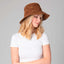 Bucket Hat de Rafia Tejida Weekend Chocolate